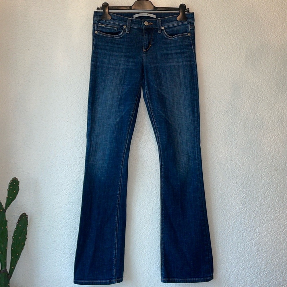 Joe’s Rocker fit jeans. Size 28.